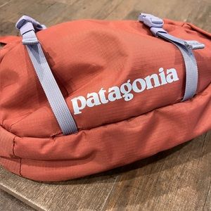 Patagonia Sling Bag - Blush Pink